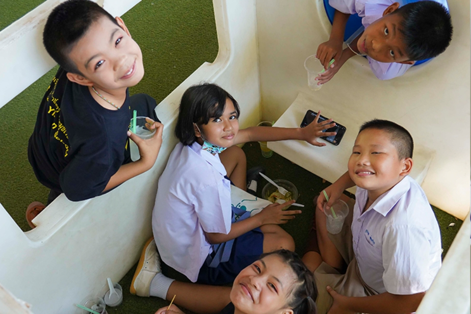 S.MILES Group ร่วมกิจกรรมทำบุญครบรอบ 100 ปี โรงเรียนวัดเขายี่สาร (ประมุขเวชกิจ)
