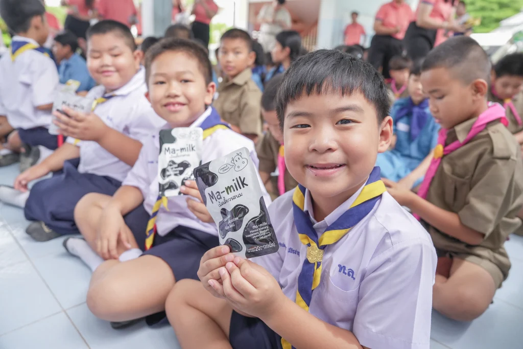 Maydi International ร่วมกับมูลนิธิแพรกษาเพื่อการศึกษา มอบทุน สื่อการเรียน และนมอัดเม็ด Ma-Milk, Ma-Go แก่โรงเรียนในพะเยาและเชียงใหม่